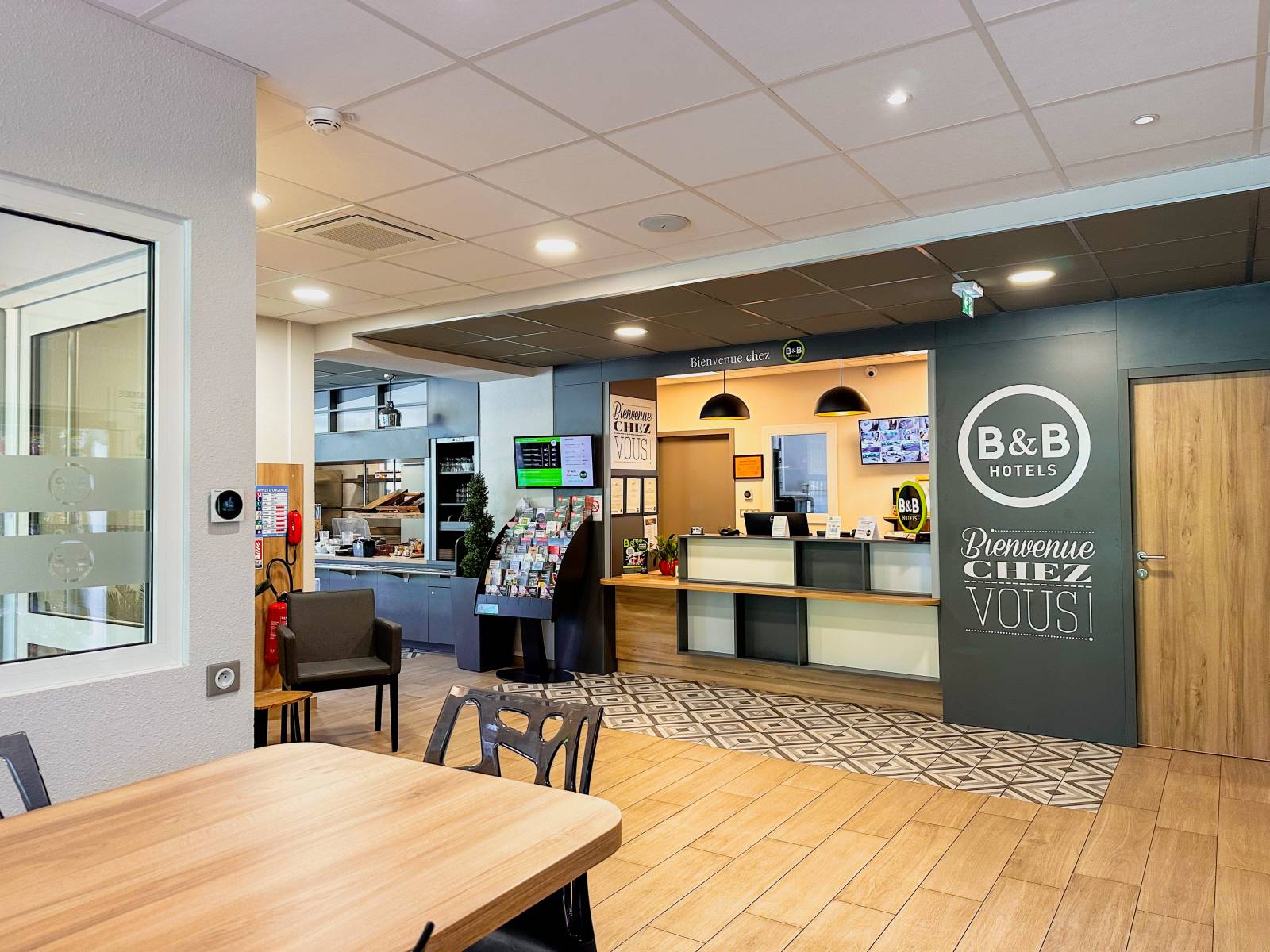 L'entrée du B&B HOTEL Aix-les-Bains à Grésy-sur-Aix