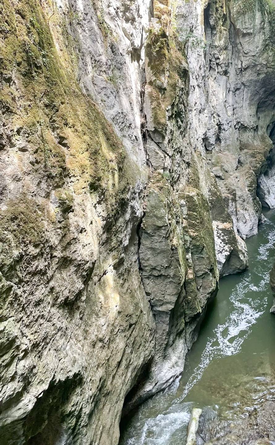 Le Fier qui a creusé la roche