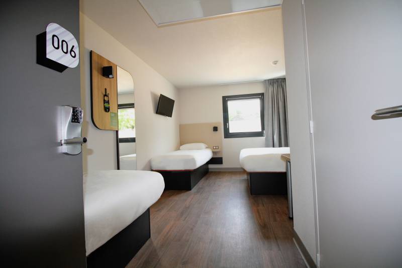 La chambre pour 4 personnes du B&B HOTEL Aix-les-Bains à Grésy-sur-Aix